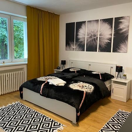 Studio Apartment Dandelion บราติสลาวา ภายนอก รูปภาพ