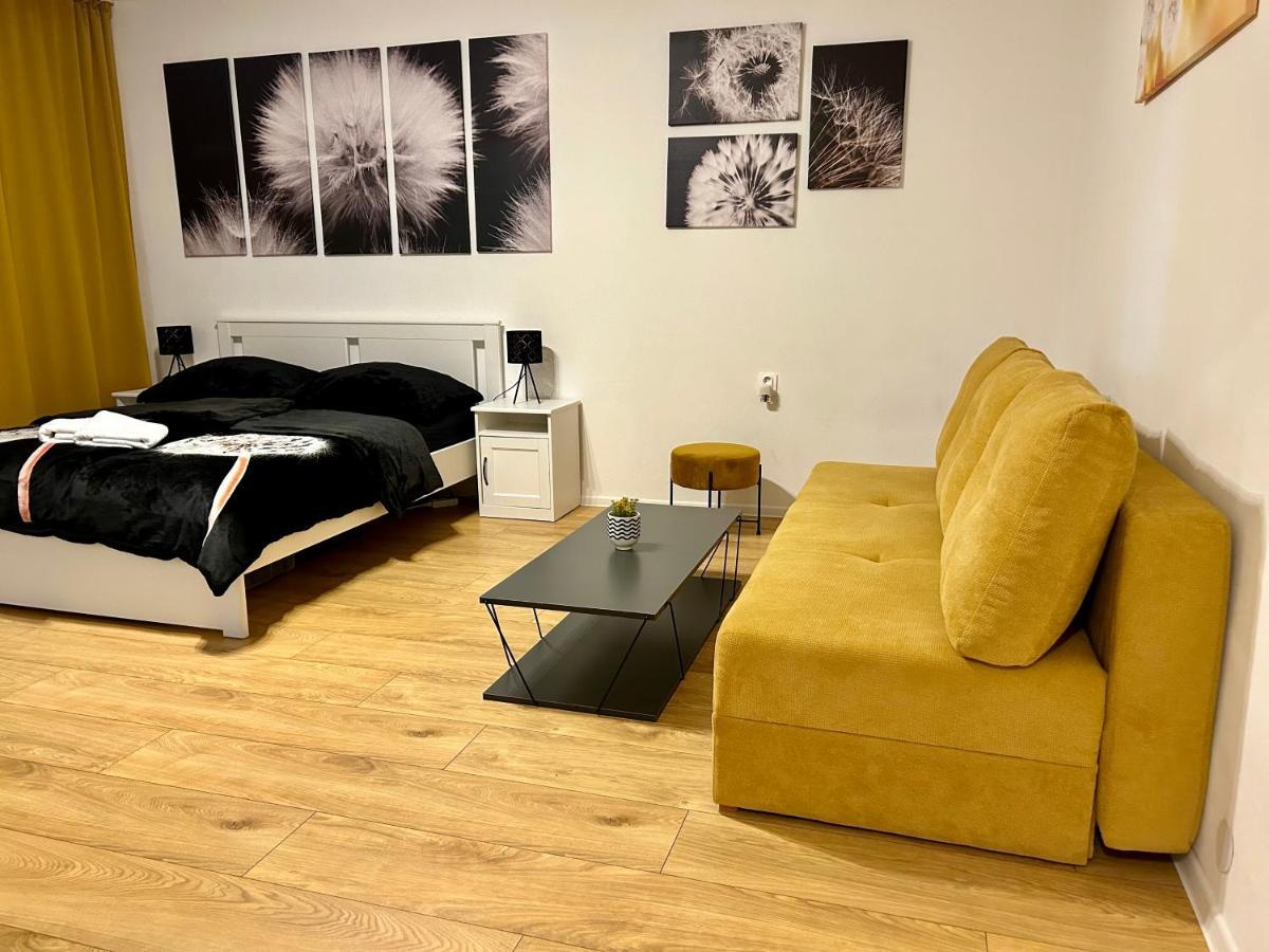 Studio Apartment Dandelion บราติสลาวา ภายนอก รูปภาพ