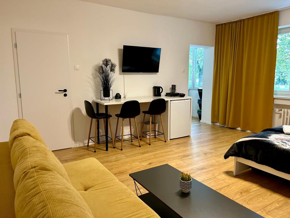 Studio Apartment Dandelion บราติสลาวา ภายนอก รูปภาพ